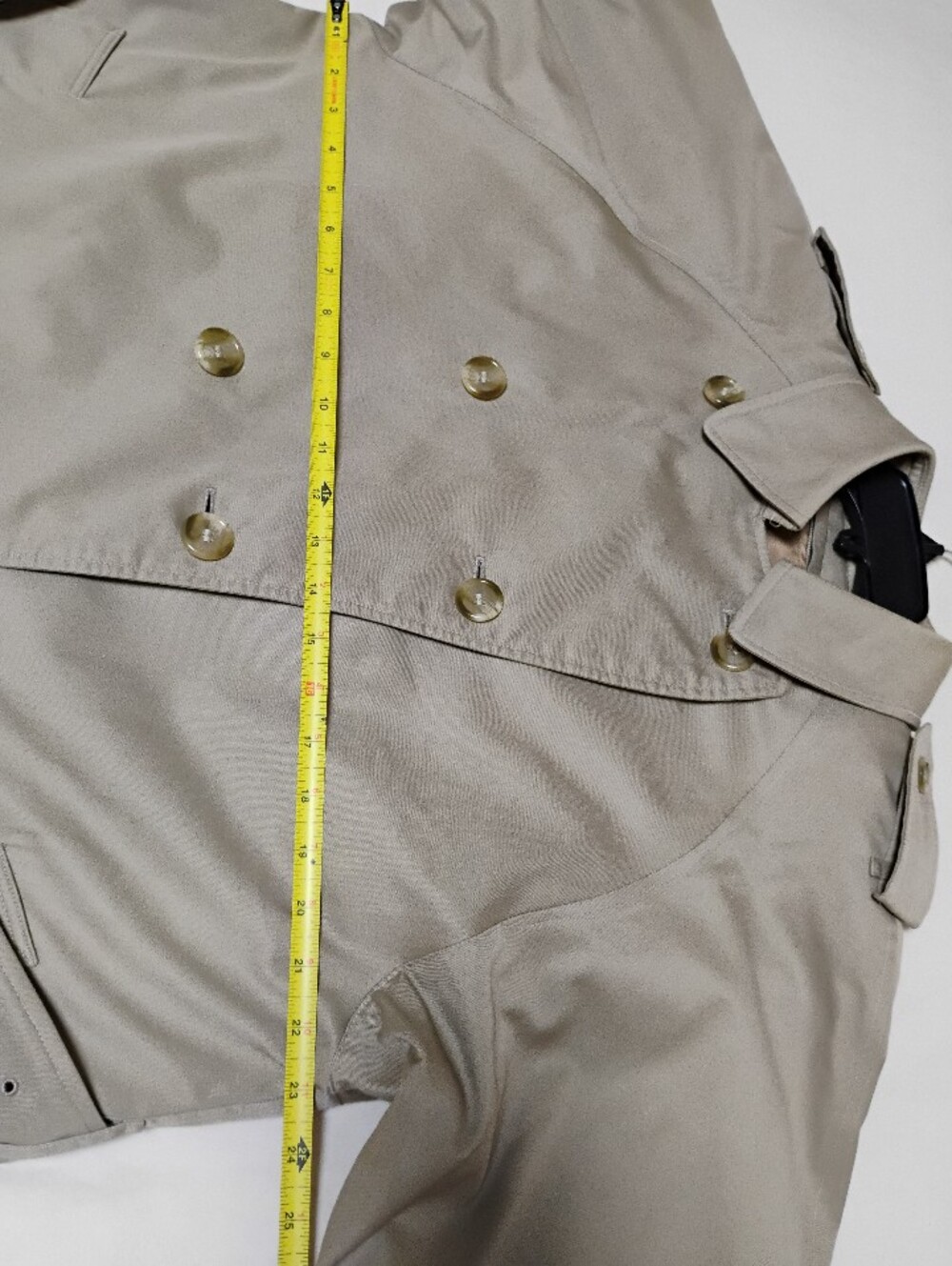 Vintage Burberry Classic Beige Double-Breasted Trench Coat, With Removable Liner - Picture 15 of 16